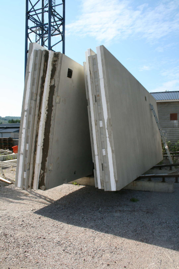Halv SW-vägg i formgjuten betong